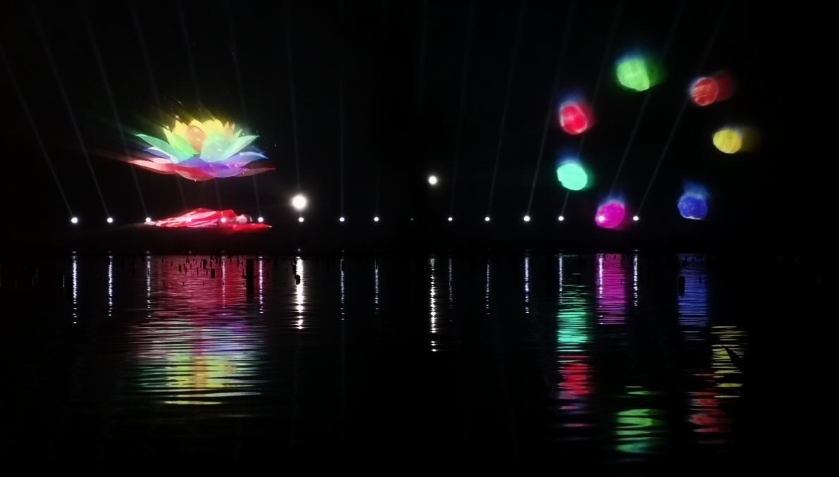由白寶強導演的蓮花湖圣蓮華彩水水舞光影秀在達州蓮花湖上演(圖7) 由白寶強導演的蓮花湖圣蓮華彩水水舞光影秀在達州蓮花湖上演(圖7)