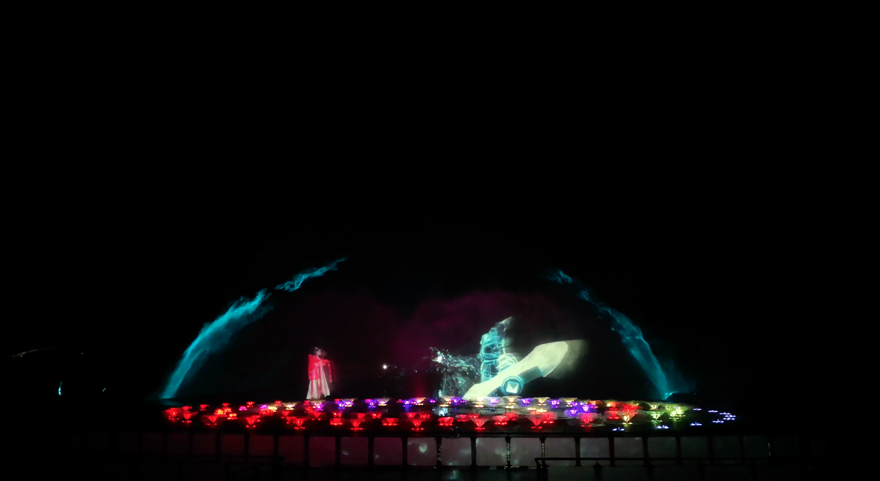 由白寶強導演的蓮花湖圣蓮華彩水水舞光影秀在達州蓮花湖上演(圖11) 由白寶強導演的蓮花湖圣蓮華彩水水舞光影秀在達州蓮花湖上演(圖11)